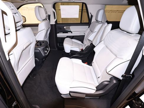 New 2026 Ford Expedition Max Platinum w/ Platinum Ultimate Package AWD/4WD image 14
