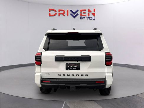Used 2025 Toyota 4Runner SR5 RWD image 5