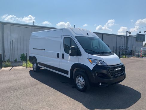 Used 2025 RAM ProMaster 3500 w/ Convenience Group FWD image 1