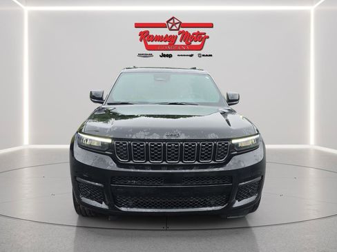 Used 2025 Jeep Grand Cherokee L Summit AWD/4WD image 8