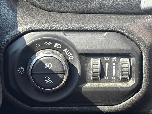 Used 2022 Jeep Gladiator Overland w/ Popular Equipment Package image 21