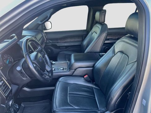 Used 2018 Ford Expedition Limited w/ Equipment Group 301A AWD/4WD image 22