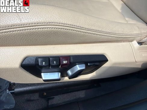 Used 2017 BMW 330i xDrive Sedan AWD/4WD image 15
