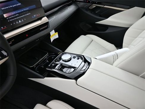New 2025 BMW 530i w/ Executive Package image 33