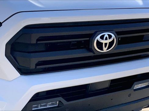 Used 2024 Toyota Tacoma SR5 image 30