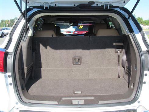 Used 2017 Buick Enclave Premium image 30