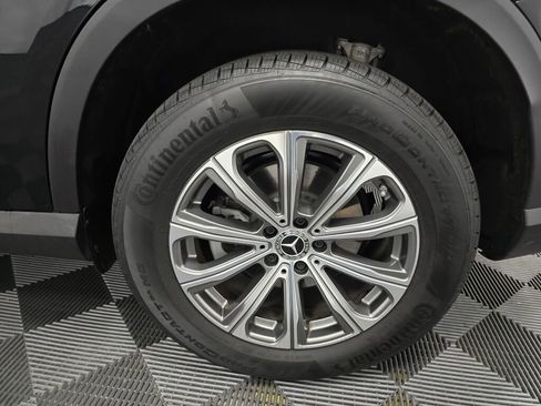 Used 2025 Mercedes-Benz GLC 300 4MATIC image 16
