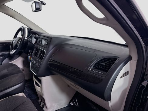 Used 2016 Dodge Grand Caravan SE w/ Quick Order Package 29E SE image 26