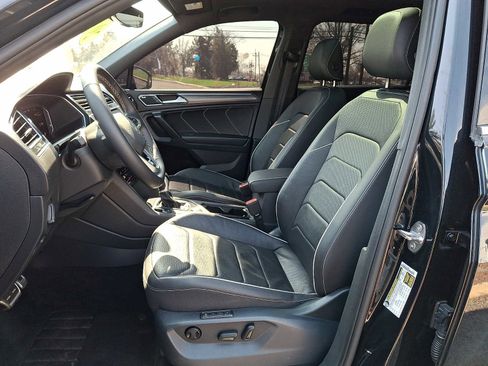 Certified 2023 Volkswagen Tiguan SEL R-Line image 10