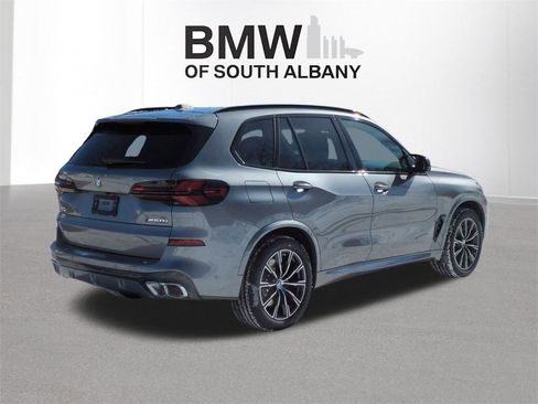 New 2026 BMW X5 M60i w/ Climate Comfort Package image 6