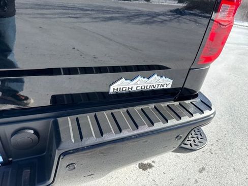 Used 2015 Chevrolet Silverado 1500 High Country image 44