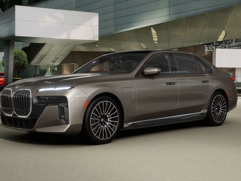 New 2026 BMW 750e xDrive w/ Executive Package image 28