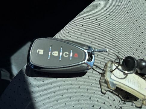 Used 2025 Chevrolet Trax LT image 23