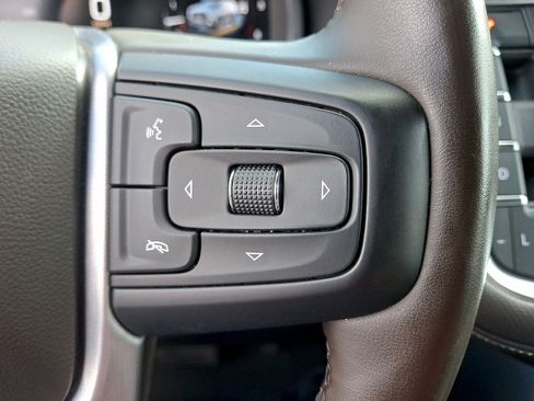 Used 2023 GMC Yukon XL SLT w/ SLT Luxury Package AWD/4WD image 18