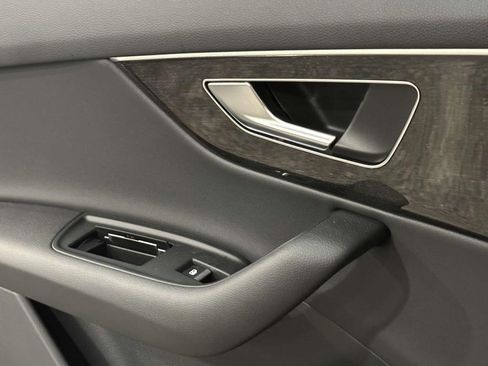 Used 2024 Audi Q7 3.0T Premium image 22