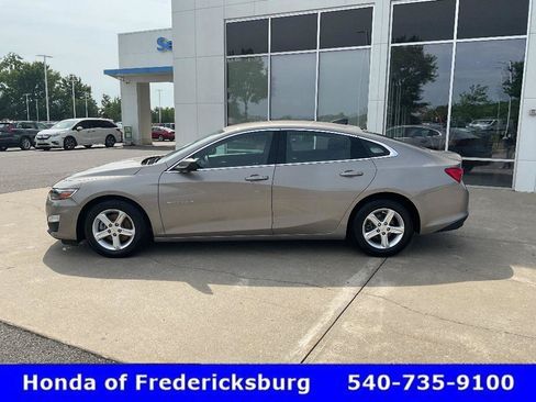 Used 2022 Chevrolet Malibu LS FWD image 3