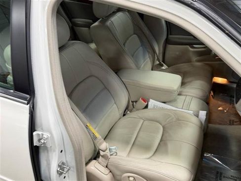 Used 2005 Cadillac De Ville Premium FWD image 23