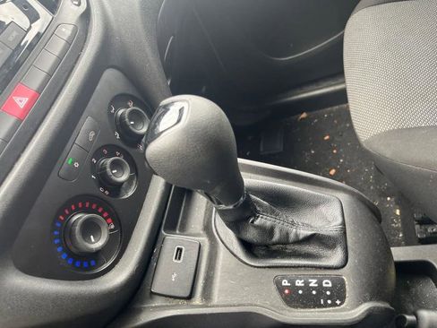 Used 2021 RAM ProMaster City Tradesman image 14