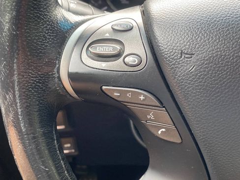 Used 2017 INFINITI Q70 3.7 RWD image 25