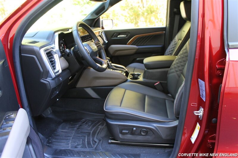 Used 2026 GMC Canyon Denali AWD/4WD image 32