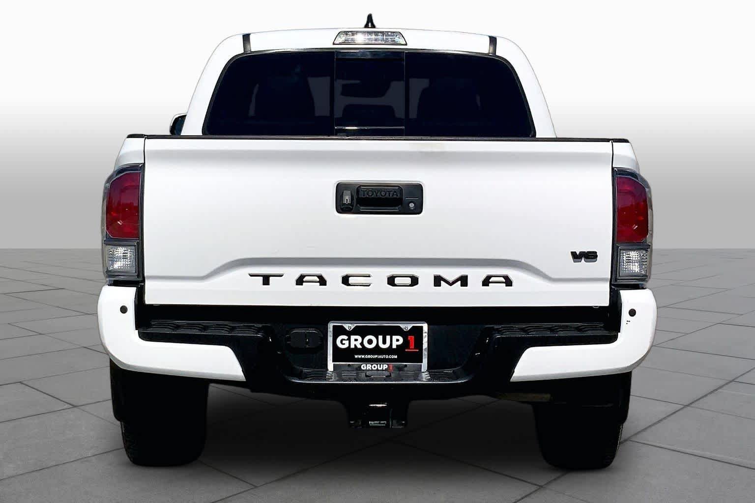 Used 2022 Toyota Tacoma TRD Sport w/ TRD Premium Sport Package RWD image 5