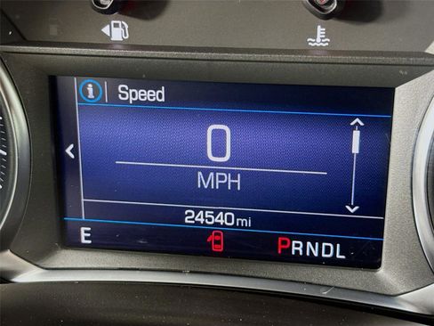 Used 2023 Chevrolet Equinox LT image 2