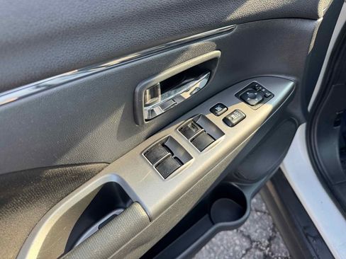 Used 2020 Mitsubishi Outlander Sport SE image 12