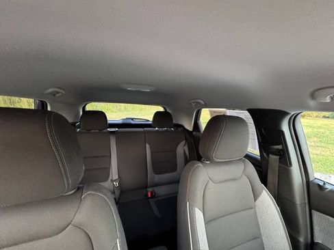 Used 2025 Chevrolet TrailBlazer LT w/ LT Cold Weather Package FWD image 32