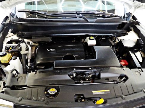 Used 2020 Nissan Pathfinder S AWD/4WD image 22