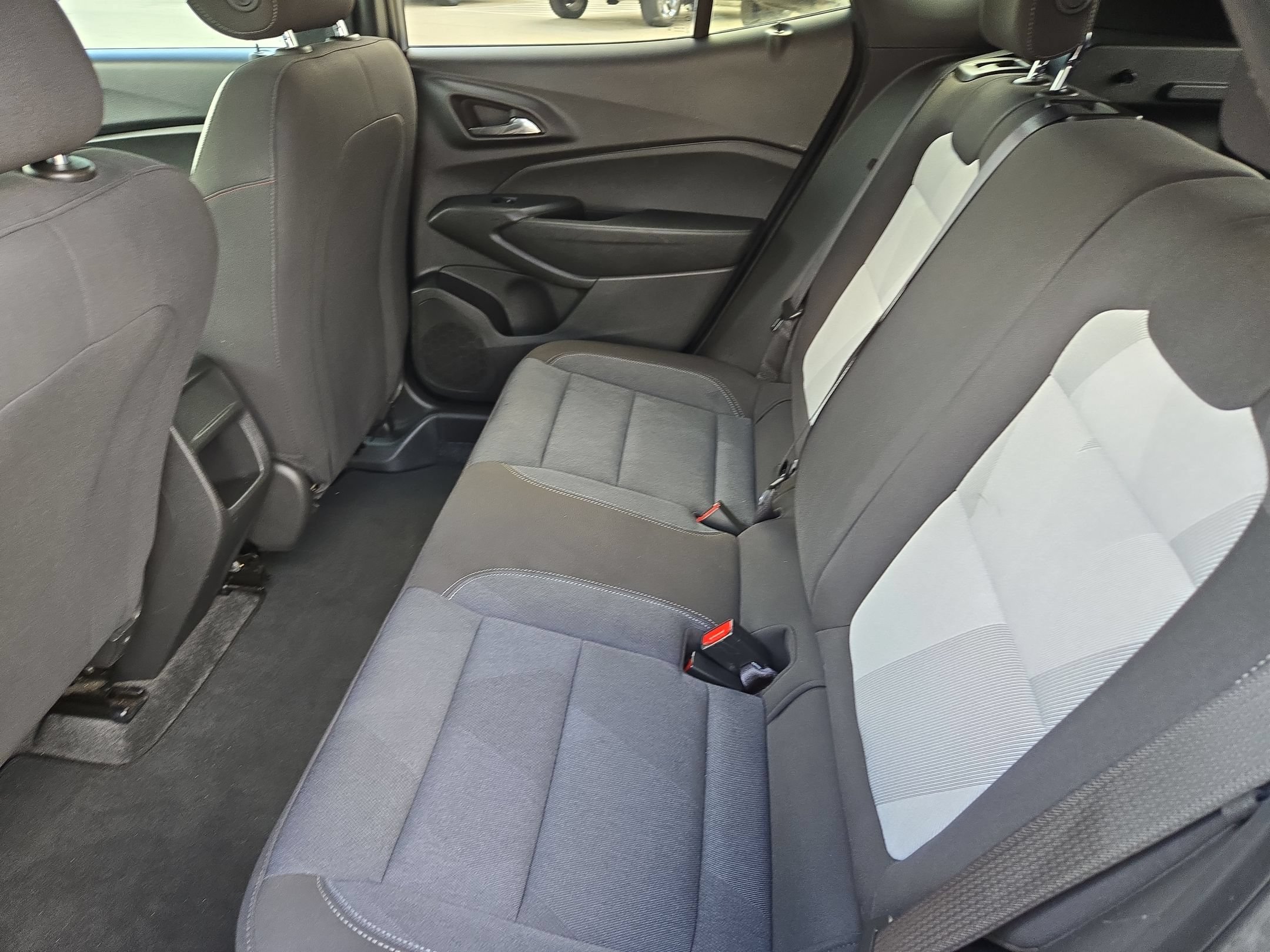 Used 2024 Chevrolet Trax RS FWD image 13