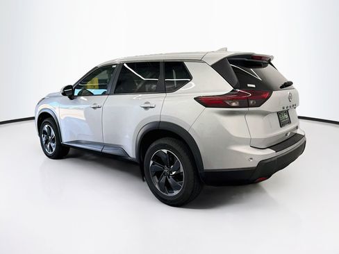 Used 2025 Nissan Rogue SV FWD image 5