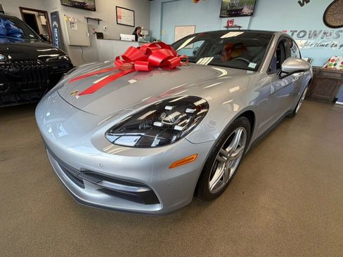 Used 2019 Porsche Panamera 4 image 5