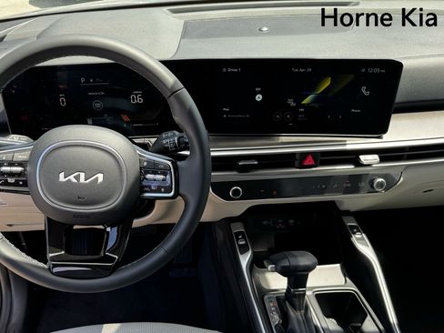 New 2025 Kia Sorento S image 14