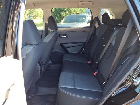 Used 2023 Nissan Rogue SV image 5