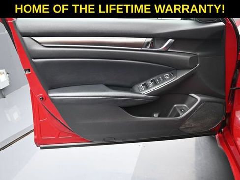 Used 2018 Honda Accord Sport image 11