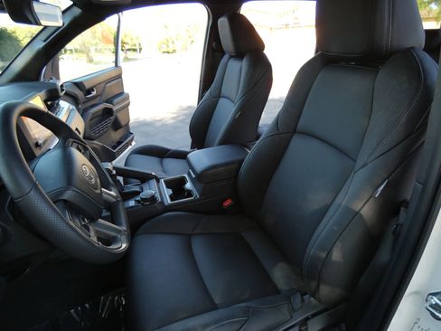 Used 2025 Toyota Tacoma TRD Sport image 61