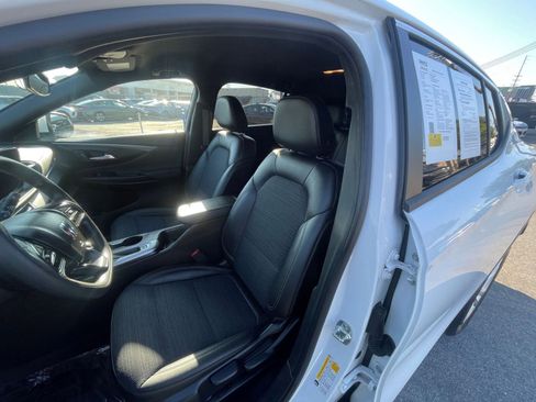 Used 2025 Buick Envista Preferred image 36