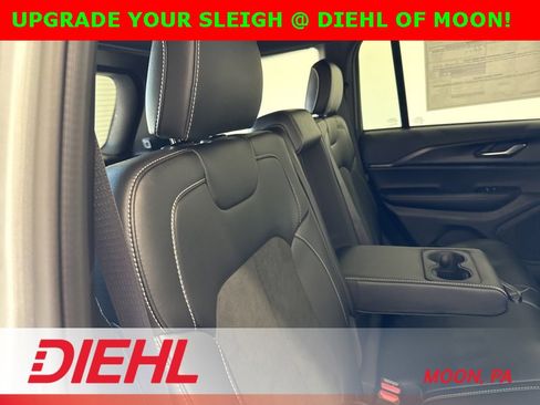 New 2025 Jeep Grand Cherokee Altitude w/ Trailer Tow Package image 12