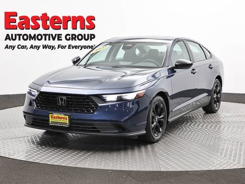 Used 2025 Honda Accord SE image 1