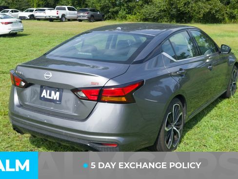 Used 2024 Nissan Altima 2.5 SR FWD image 3
