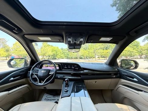 Used 2023 Cadillac Escalade ESV Premium Luxury AWD/4WD image 47