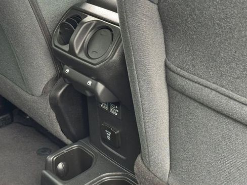 Certified 2025 Jeep Wrangler Sahara w/ Safety Group image 18