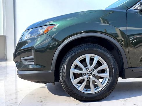 Used 2018 Nissan Rogue SV image 10