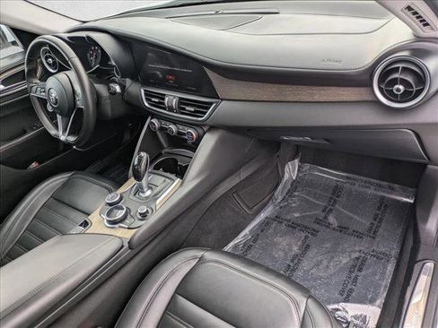 Used 2018 Alfa Romeo Giulia Ti w/ Quick Order Package 22Z Lusso image 21