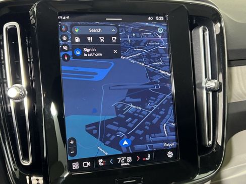 Certified 2024 Volvo XC40 B5 Plus w/ Climate Package image 21