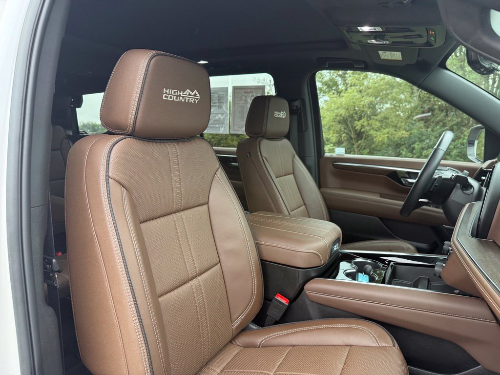 Used 2025 Chevrolet Tahoe High Country w/ Sun And Tow Package AWD/4WD image 29