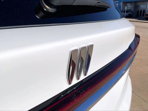 Certified 2025 Buick Enclave Preferred image 29