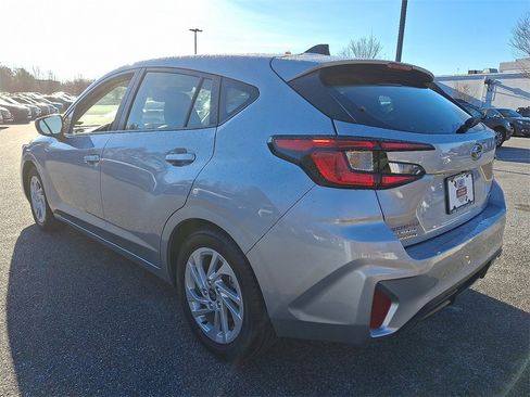 Certified 2025 Subaru Impreza 2.0i image 5