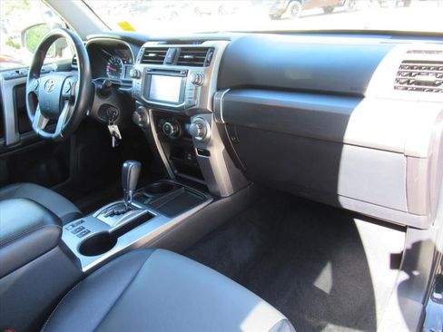 Used 2016 Toyota 4Runner SR5 image 10
