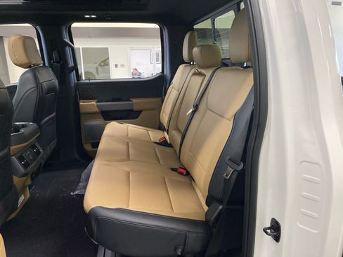 New 2026 Ford F350 Lariat w/ Black Appearance Package image 31